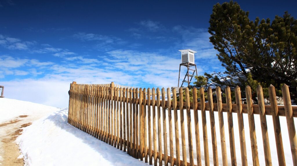 fence, high seat, snow-2118240.jpg