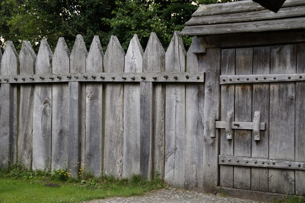 fence, palisades, door-1588767.jpg