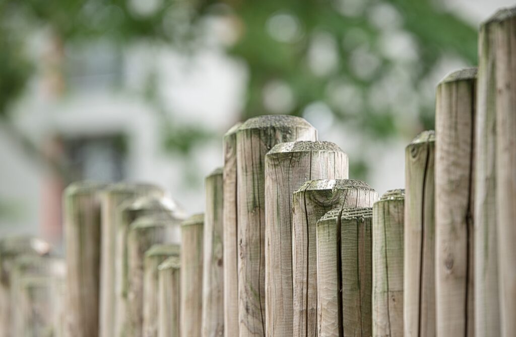 fence, wooden fence, wood-470221.jpg