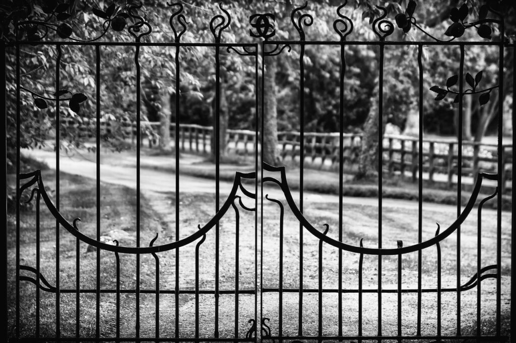 gate, grid, entrance-2406936.jpg