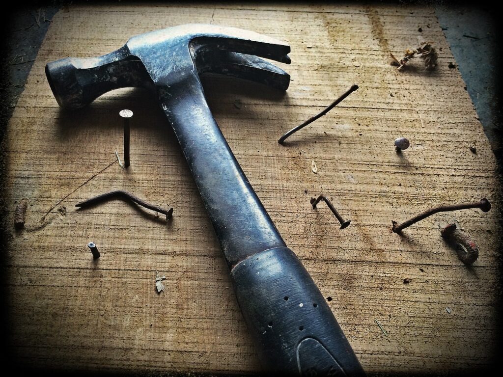 hammer, nails, wood-1629587.jpg