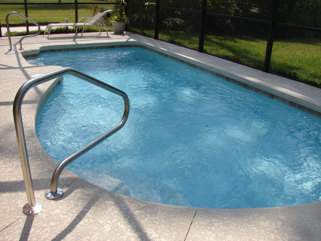 swimming pool, blue, water-317449.jpg