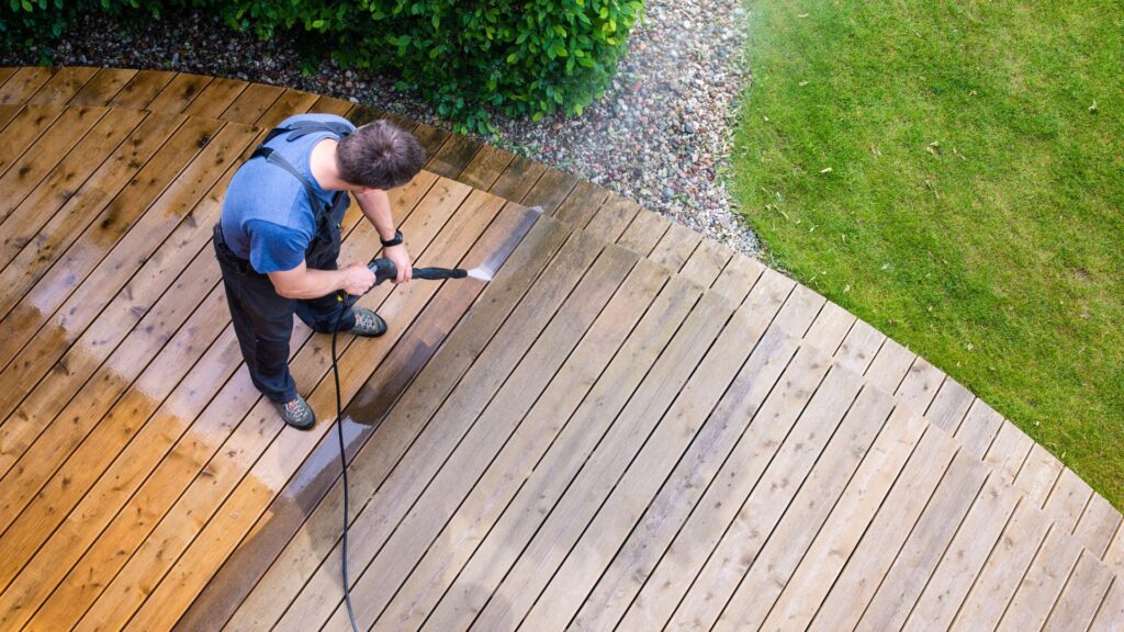 vinegar and water deck cleaner