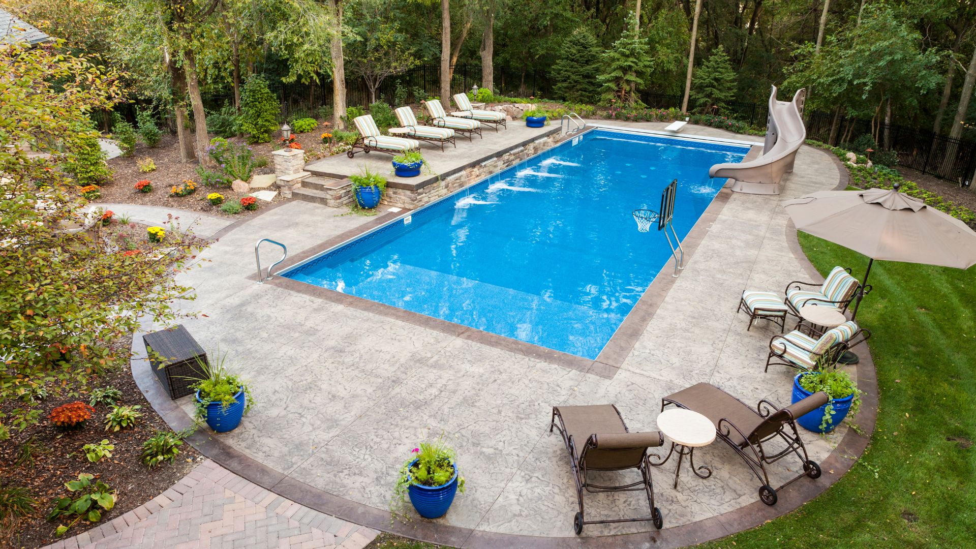 will pool salt damage concrete