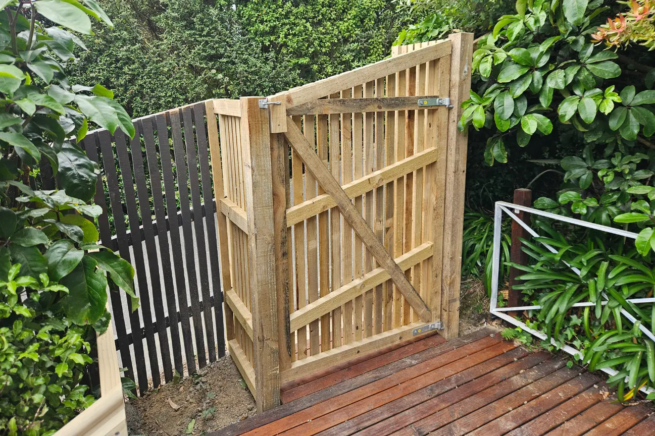Timber gate and deck entry built by deck builders New Zealand.