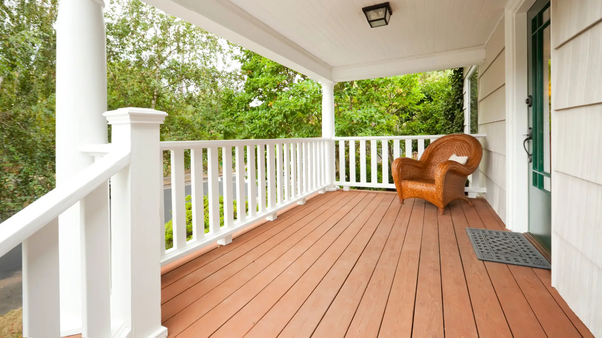 add a deck to your house (4)