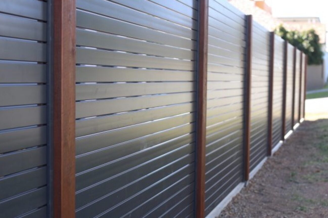 metal-fencing-build-in-christchurch